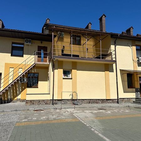 Hotel Каприз Kamenec Podolský Exteriér fotografie