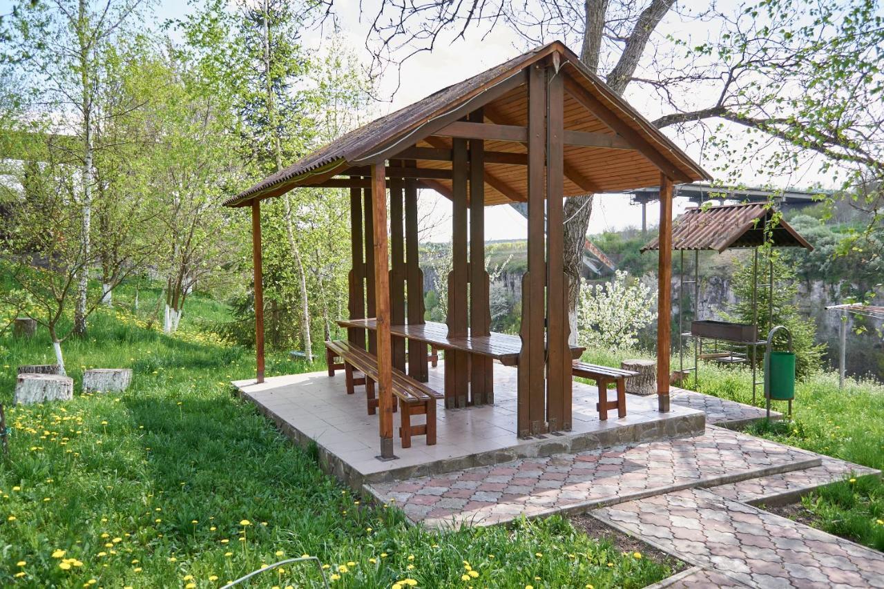 Hotel Каприз Kamenec Podolský Exteriér fotografie
