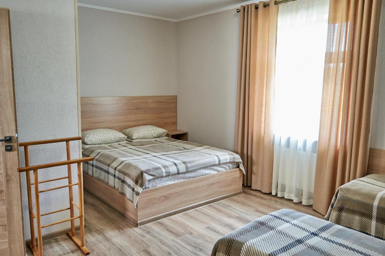 Hotel Каприз Kamenec Podolský Exteriér fotografie