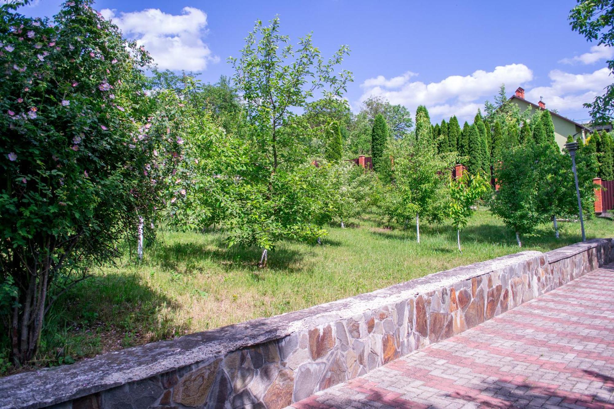 Hotel Каприз Kamenec Podolský Exteriér fotografie