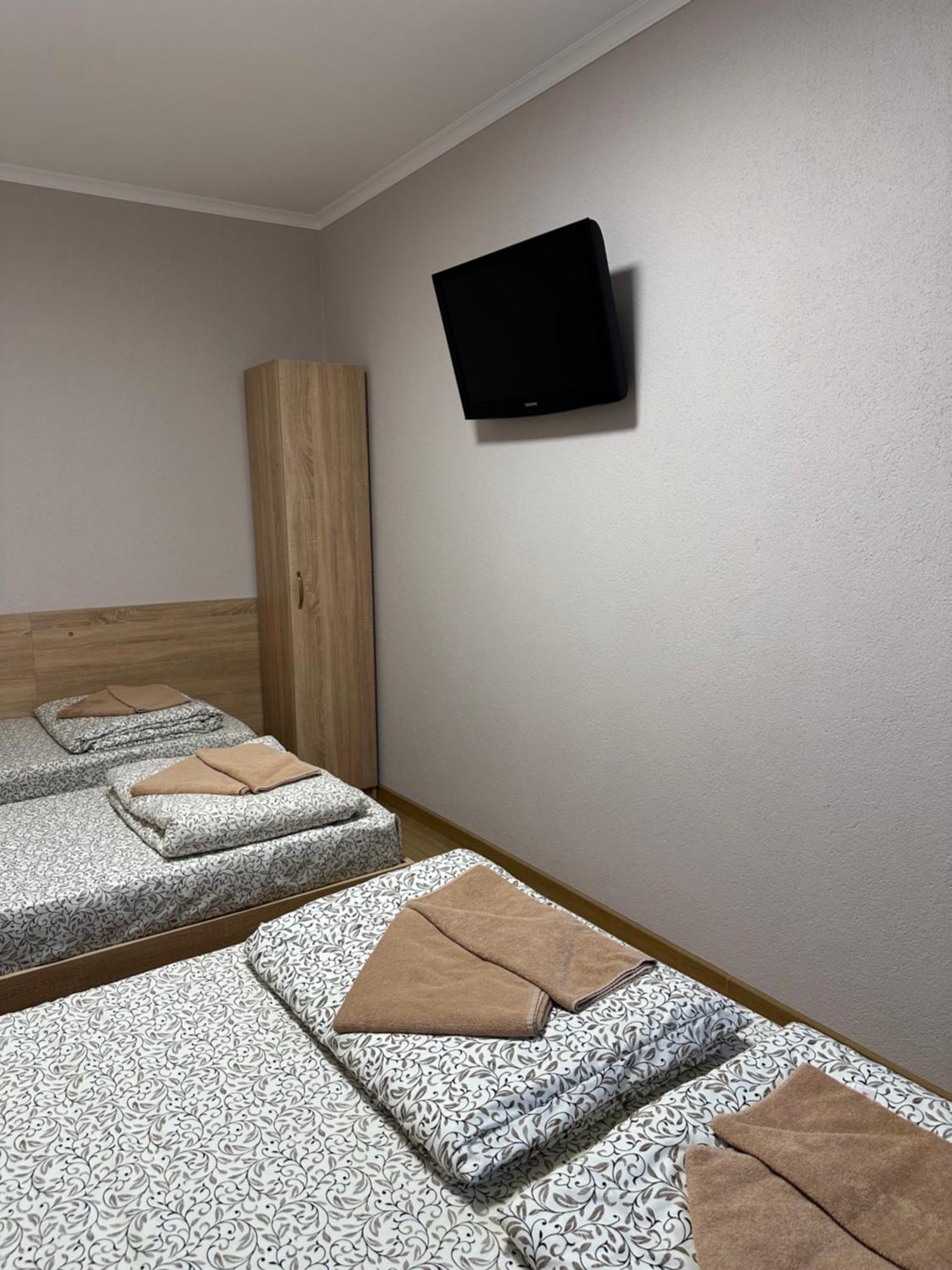 Hotel Каприз Kamenec Podolský Exteriér fotografie