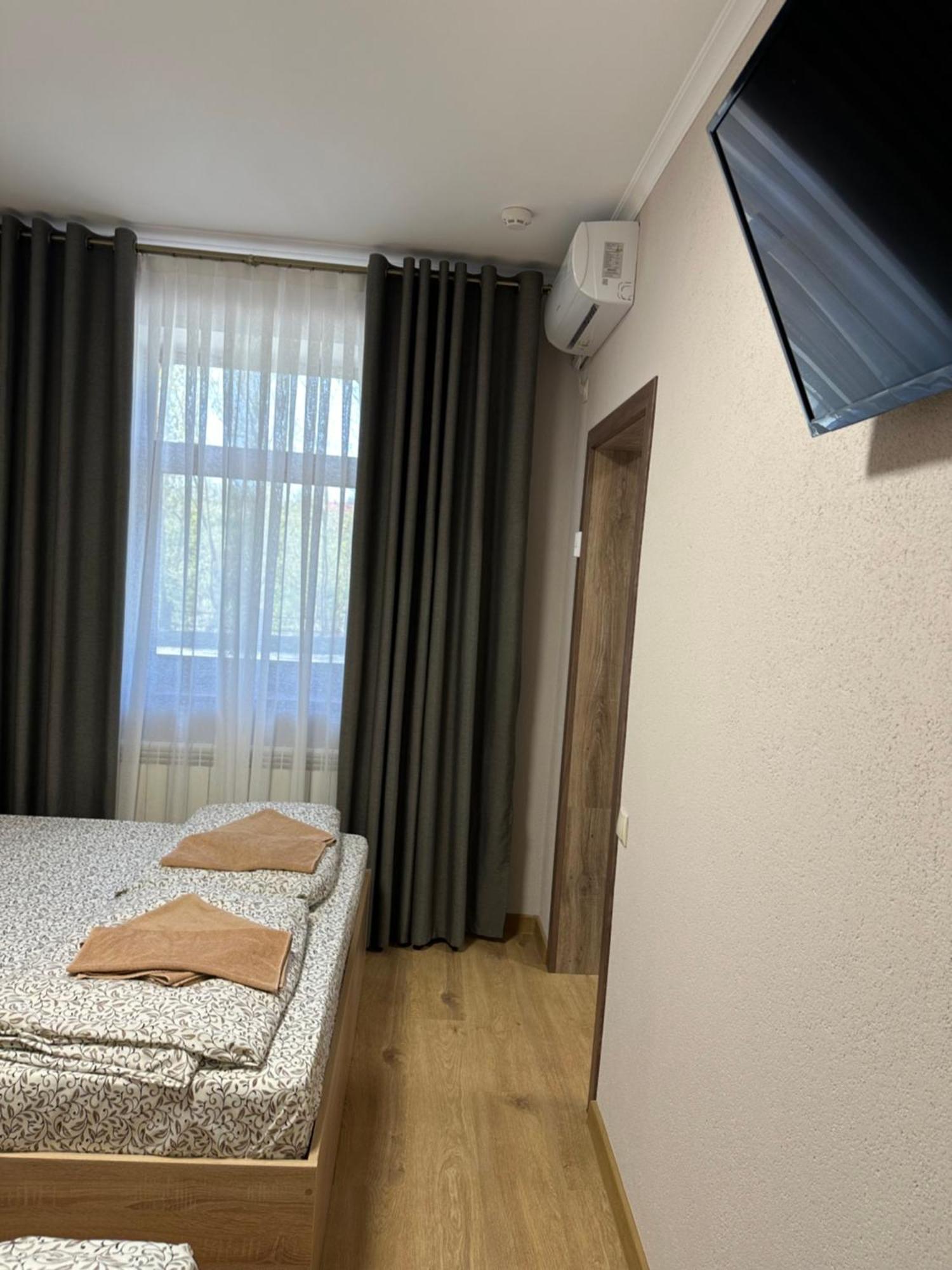 Hotel Каприз Kamenec Podolský Exteriér fotografie