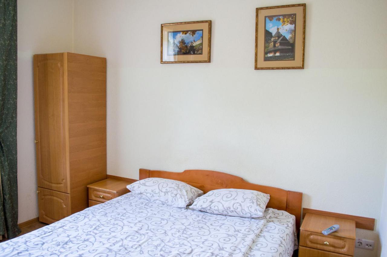 Hotel Каприз Kamenec Podolský Exteriér fotografie